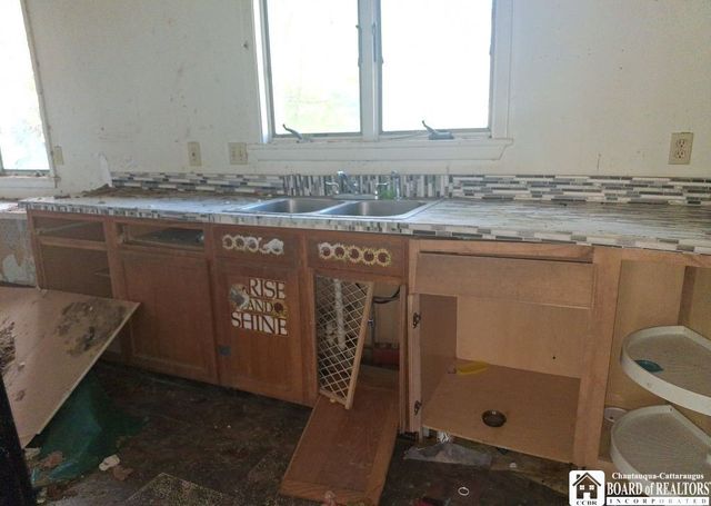 9 Stearns Avenue, Jamestown, NY 14701