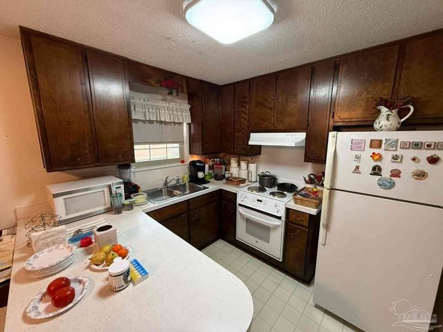 5505 Fairview Dr, Pensacola, FL 32505