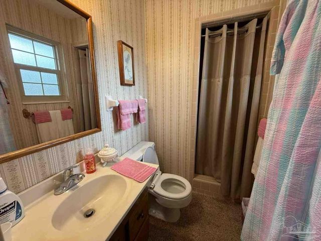 5505 Fairview Dr, Pensacola, FL 32505