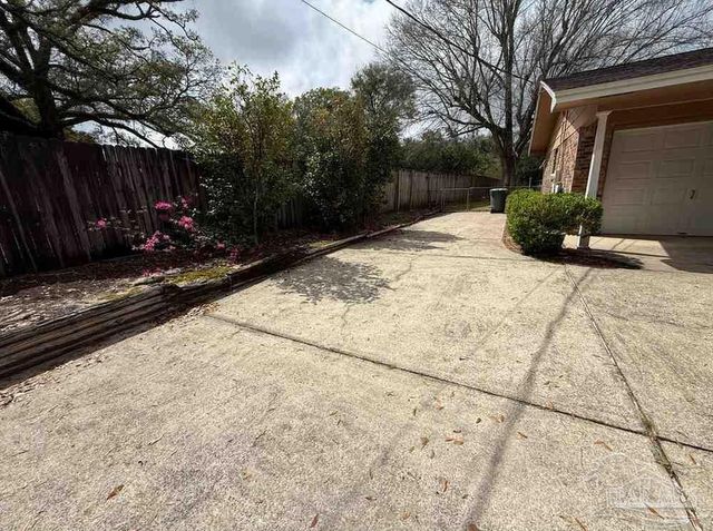 5505 Fairview Dr, Pensacola, FL 32505