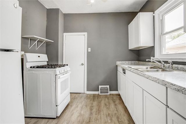 3013 Parkwood Boulevard, Kansas City, KS 66104