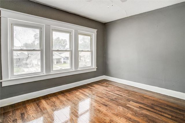3013 Parkwood Boulevard, Kansas City, KS 66104