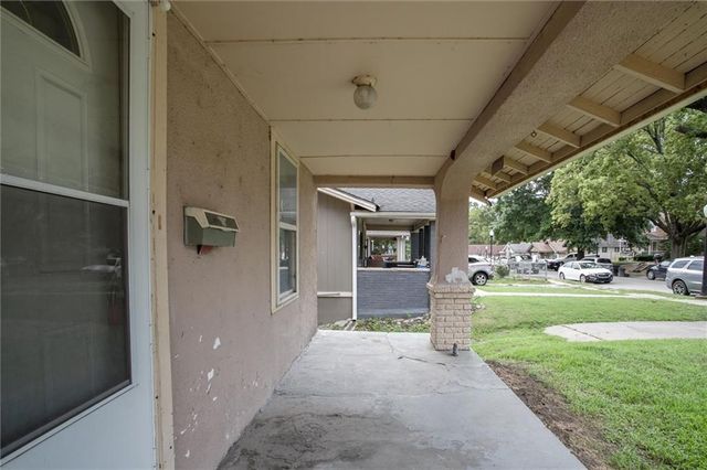 3013 Parkwood Boulevard, Kansas City, KS 66104