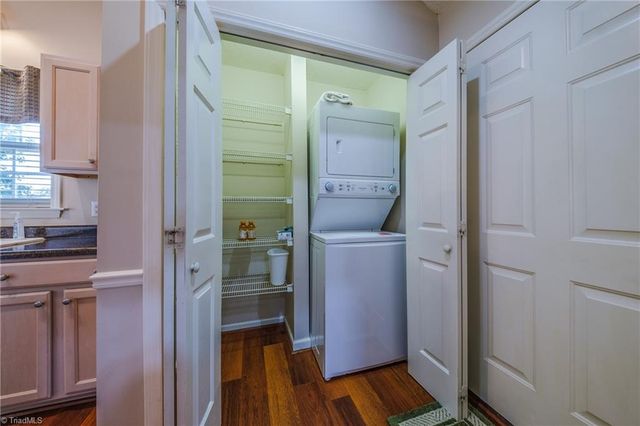 5550 Woodspring Drive, Winston-salem, NC 27106
