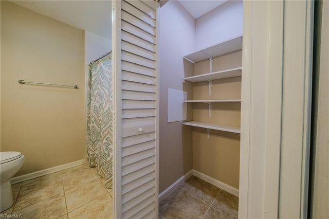 5550 Woodspring Drive, Winston-salem, NC 27106