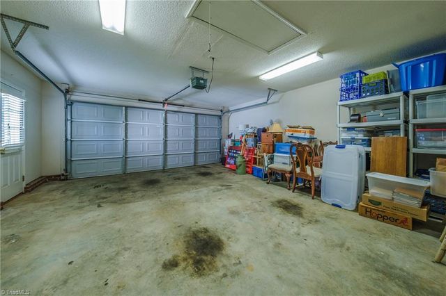 5550 Woodspring Drive, Winston-salem, NC 27106