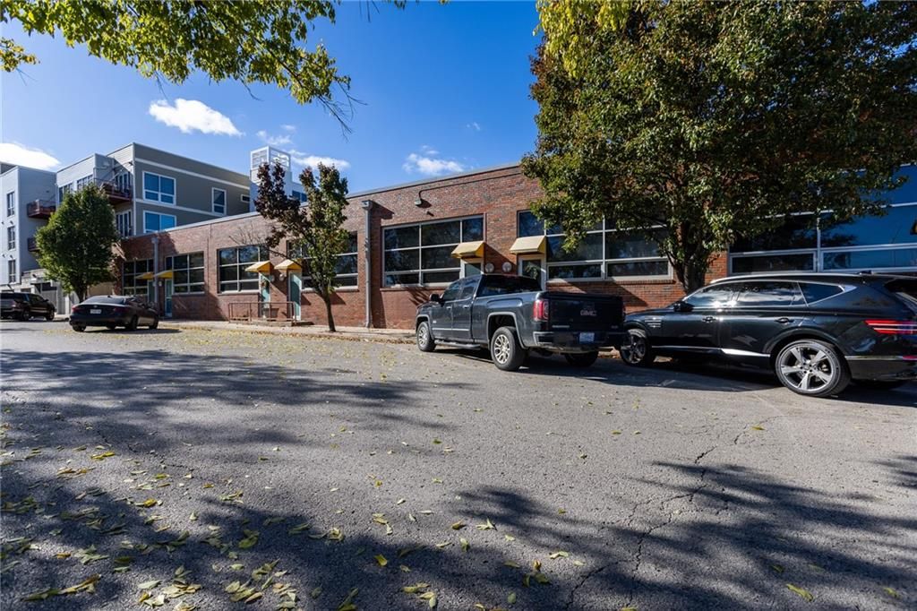 522 LOCUST Lane 110, Kansas City, MO 64106