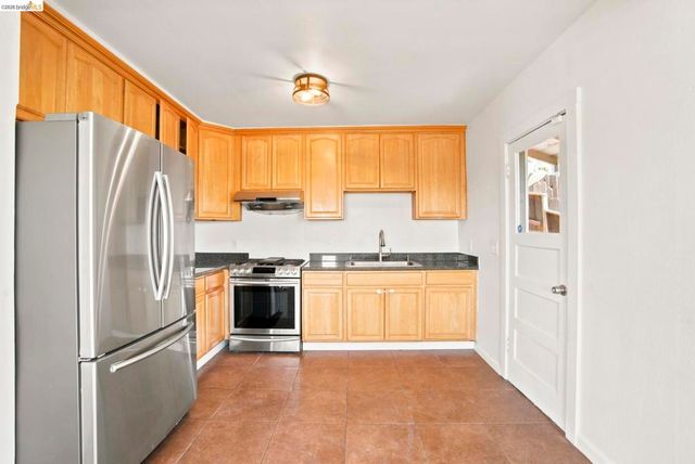 6616 Outlook Ave, Oakland, CA 94605