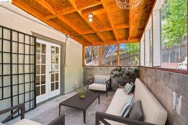 6616 Outlook Ave, Oakland, CA 94605