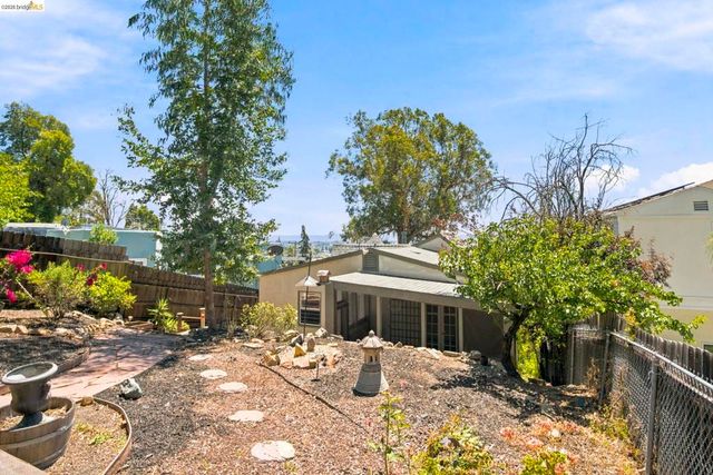 6616 Outlook Ave, Oakland, CA 94605