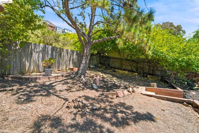 6616 Outlook Ave, Oakland, CA 94605