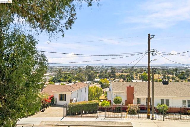 6616 Outlook Ave, Oakland, CA 94605
