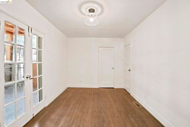 6616 Outlook Ave, Oakland, CA 94605