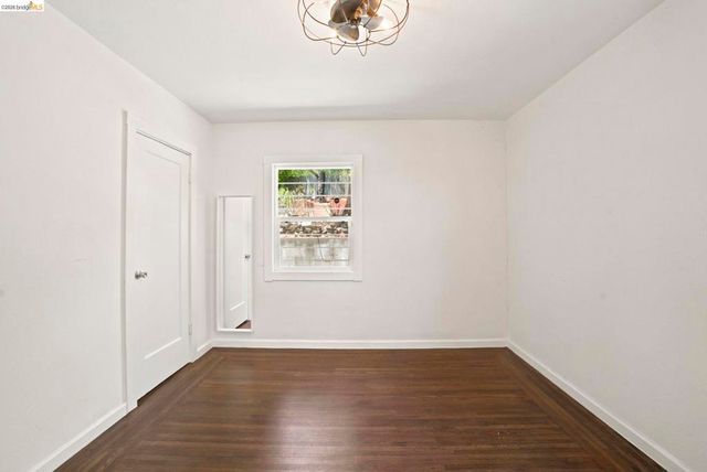 6616 Outlook Ave, Oakland, CA 94605