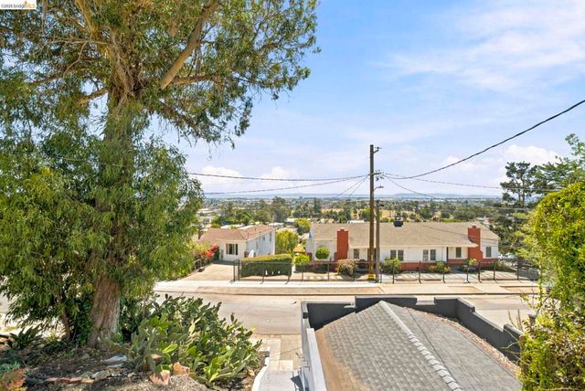 6616 Outlook Ave, Oakland, CA 94605
