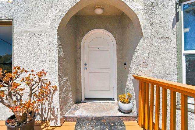 6616 Outlook Ave, Oakland, CA 94605