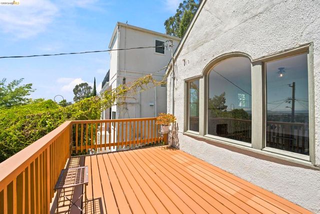 6616 Outlook Ave, Oakland, CA 94605