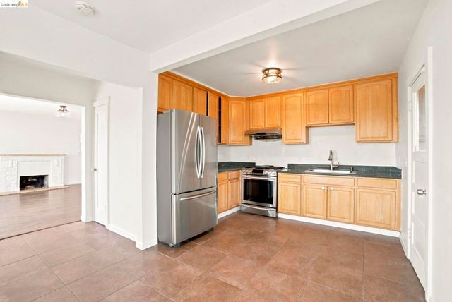 6616 Outlook Ave, Oakland, CA 94605