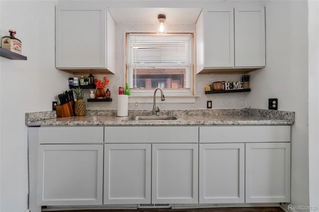 16532 Griggs Street, Detroit, MI 48221