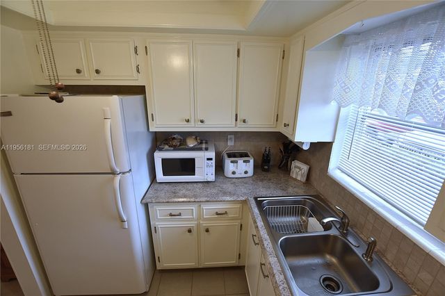 2832 W Crosley Dr C, West Palm Beach, FL 33415