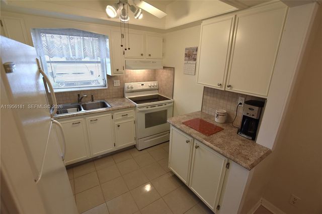 2832 W Crosley Dr C, West Palm Beach, FL 33415