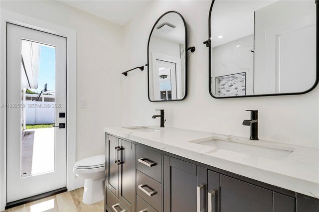 404 Highwood Circle, Jupiter, FL 33458