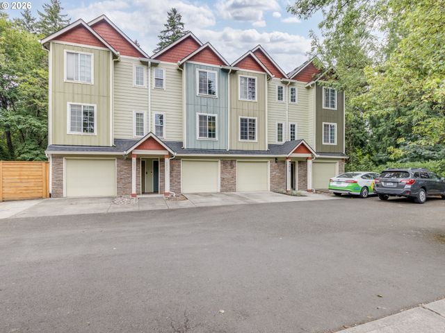 4819 Sw BEAVERTON HILLSDALE Hwy Sw, Portland, OR 97221