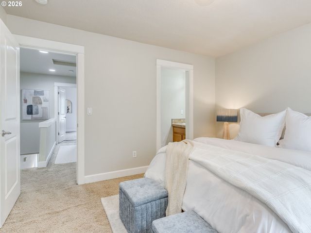 4819 Sw BEAVERTON HILLSDALE Hwy Sw, Portland, OR 97221
