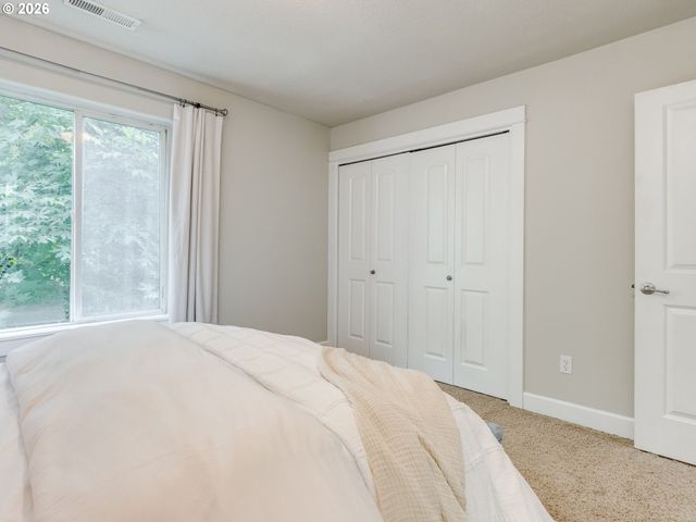 4819 Sw BEAVERTON HILLSDALE Hwy Sw, Portland, OR 97221