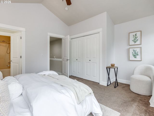 4819 Sw BEAVERTON HILLSDALE Hwy Sw, Portland, OR 97221