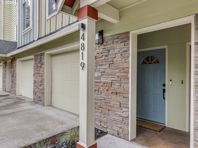 4819 Sw BEAVERTON HILLSDALE Hwy Sw, Portland, OR 97221