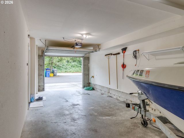 4819 Sw BEAVERTON HILLSDALE Hwy Sw, Portland, OR 97221