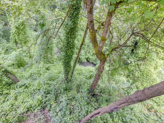 4819 Sw BEAVERTON HILLSDALE Hwy Sw, Portland, OR 97221