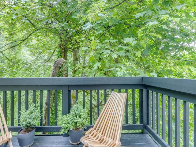 4819 Sw BEAVERTON HILLSDALE Hwy Sw, Portland, OR 97221