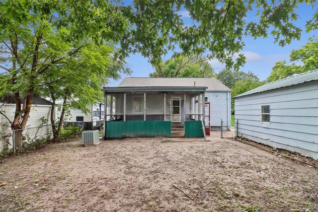 4120 Cambridge Street, Des Moines, IA 50313