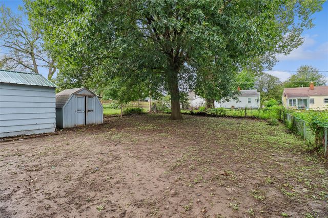 4120 Cambridge Street, Des Moines, IA 50313