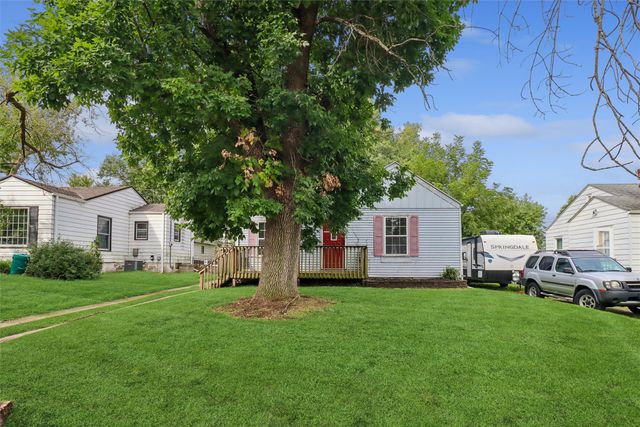 4120 Cambridge Street, Des Moines, IA 50313