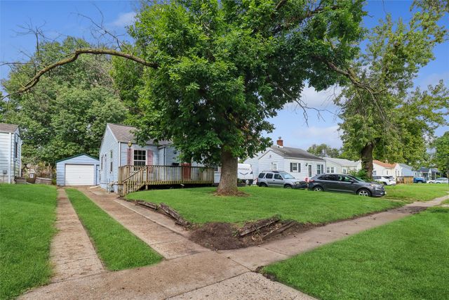 4120 Cambridge Street, Des Moines, IA 50313