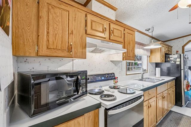 2903 CR 426E, Lake Panasoffkee, FL 33538
