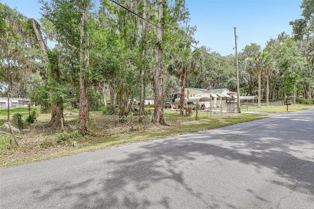 2903 CR 426E, Lake Panasoffkee, FL 33538