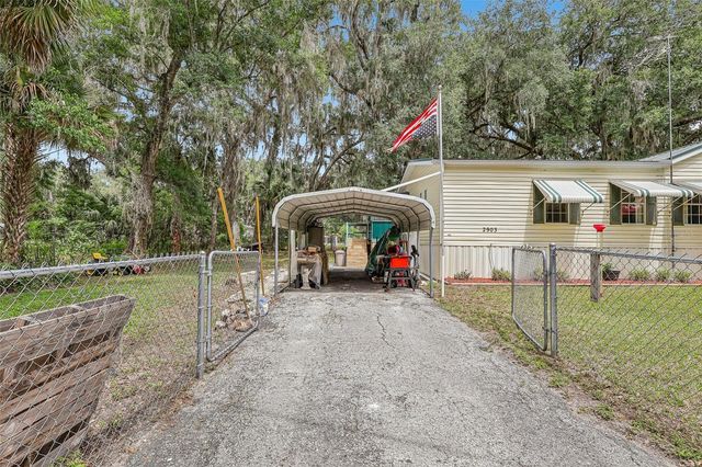2903 CR 426E, Lake Panasoffkee, FL 33538