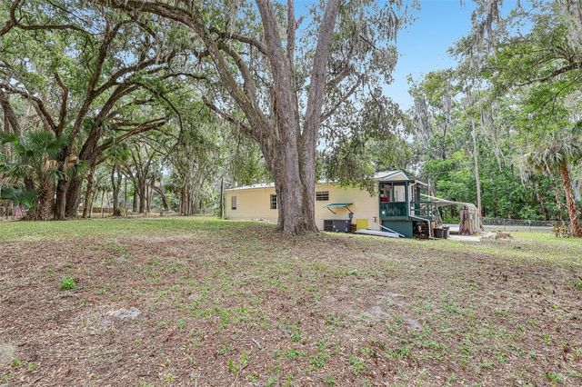 2903 CR 426E, Lake Panasoffkee, FL 33538