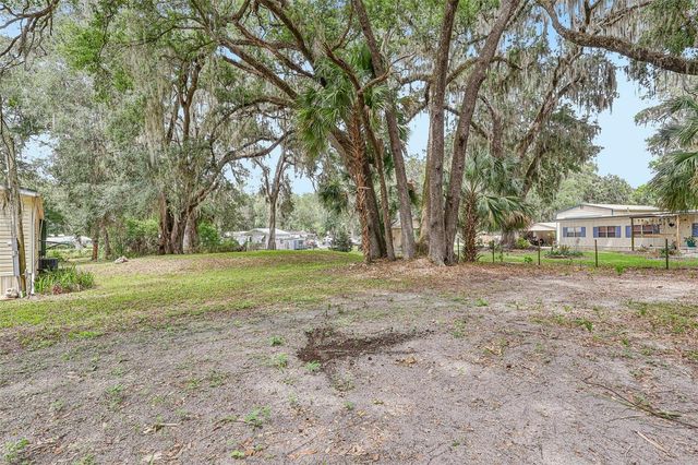 2903 CR 426E, Lake Panasoffkee, FL 33538