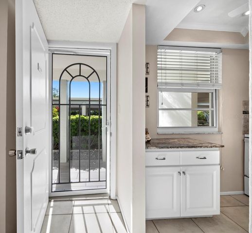 4350 CHATHAM DRIVE 105, Longboat Key, FL 34228