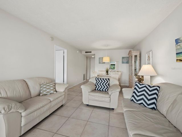 4350 CHATHAM DRIVE 105, Longboat Key, FL 34228