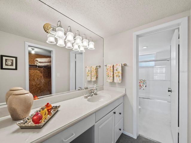 4350 CHATHAM DRIVE 105, Longboat Key, FL 34228