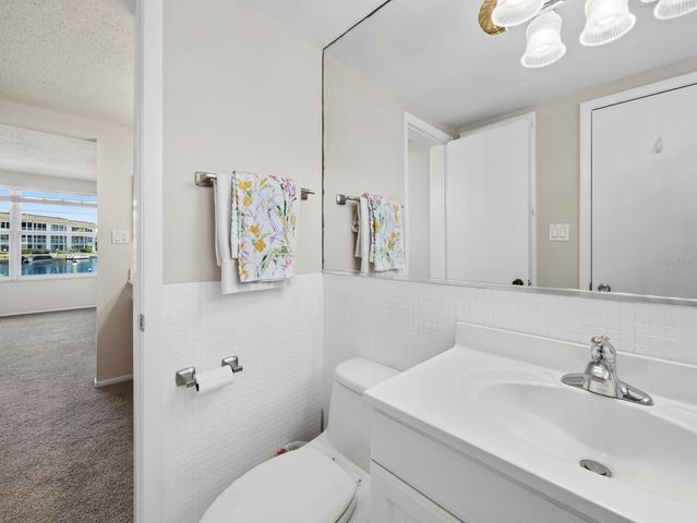 4350 CHATHAM DRIVE 105, Longboat Key, FL 34228