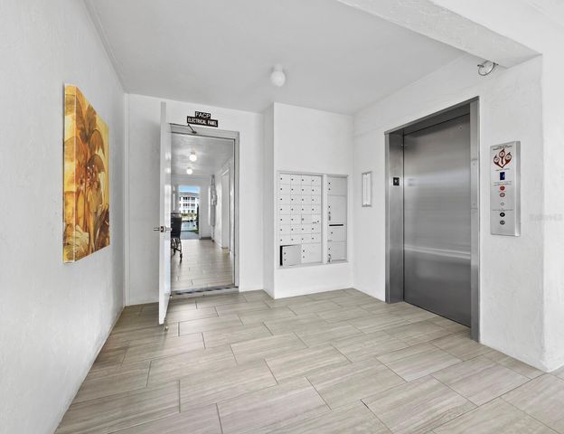 4350 CHATHAM DRIVE 105, Longboat Key, FL 34228