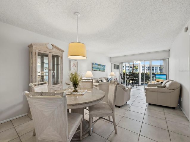 4350 CHATHAM DRIVE 105, Longboat Key, FL 34228