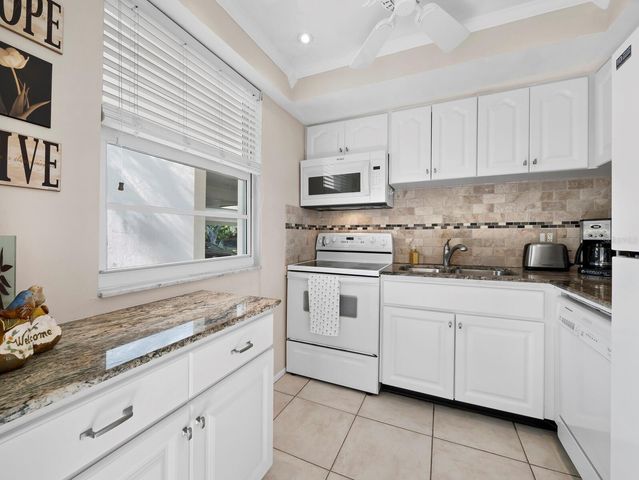 4350 CHATHAM DRIVE 105, Longboat Key, FL 34228